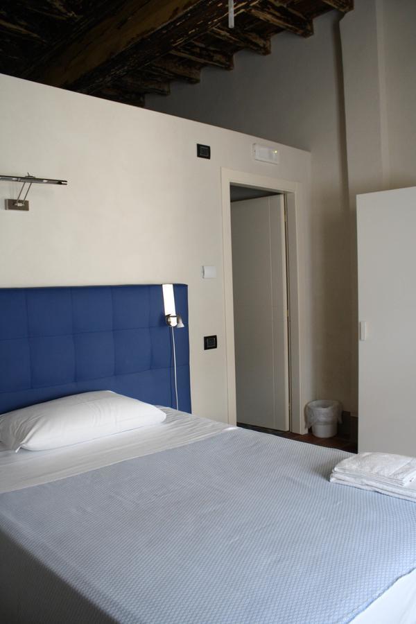 Palazzo Sacco Hostello Fossano Exterior foto